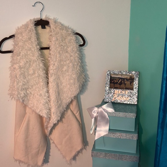 vest - Picture 2 of 2